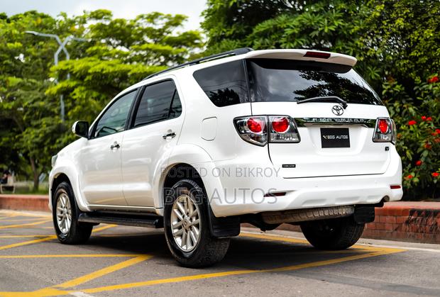Toyota Fortuner 2.7 AWD 2011 White