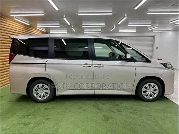 Toyota Noah 2022 Brown