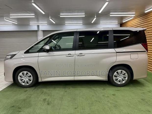 Toyota Noah 2022 Brown