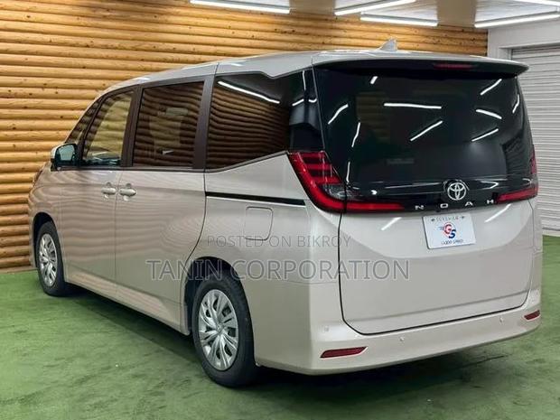 Toyota Noah 2022 Brown