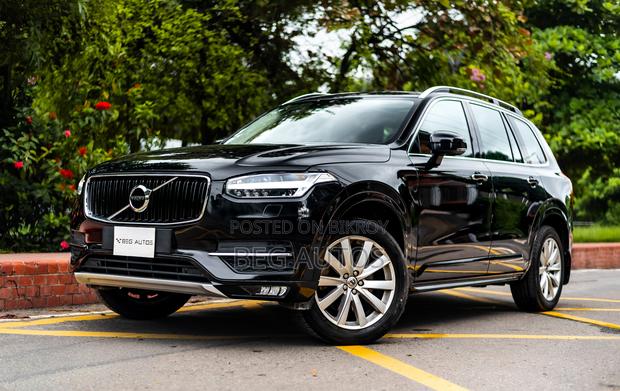 Volvo XC90 T5 Momentum AWD 2019 Black