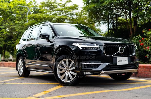 Volvo XC90 T5 Momentum AWD 2019 Black