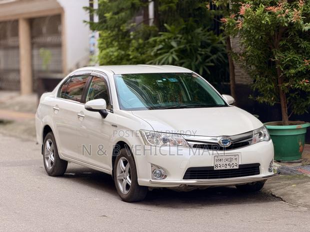 Toyota Axio 1.5 Hybrid 2WD 2013 Pearl