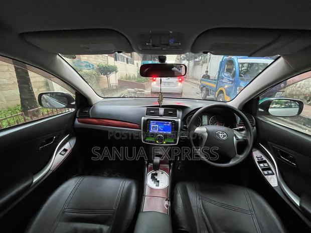 Toyota Allion 2011 Silver