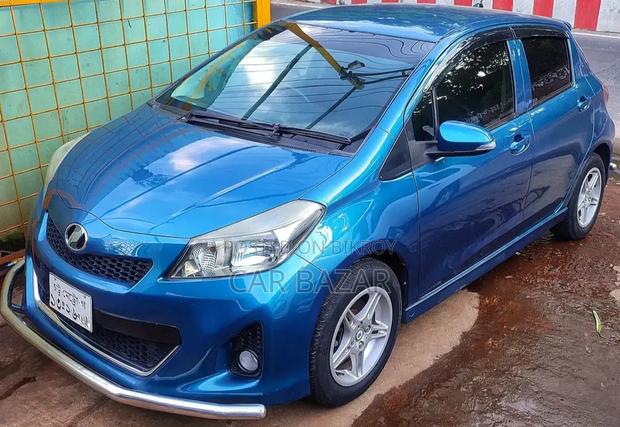 Toyota Vitz 1.5 FWD 5dr 2011 Green