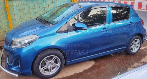 Toyota Vitz 1.5 FWD 5dr 2011 Green