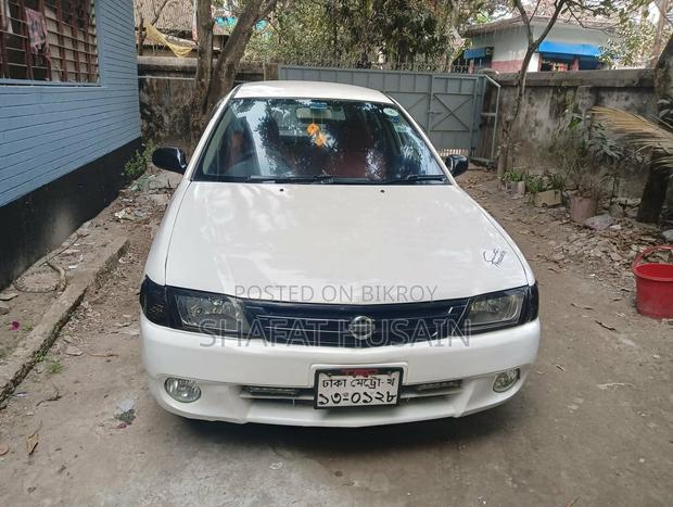 Nissan Advan 2003 White