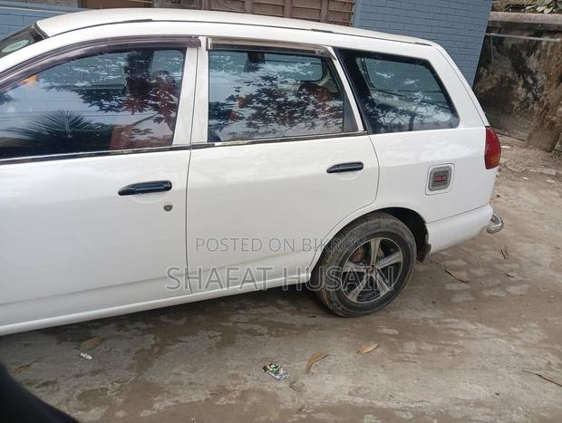 Nissan Advan 2003 White