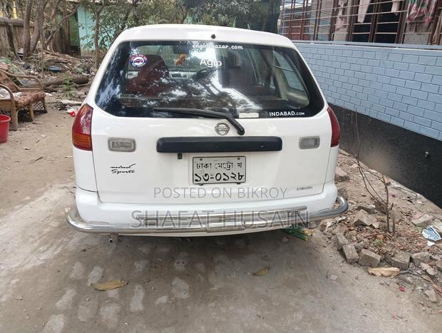 Nissan Advan 2003 White