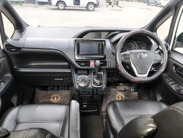 Toyota Noah 2019 Pearl