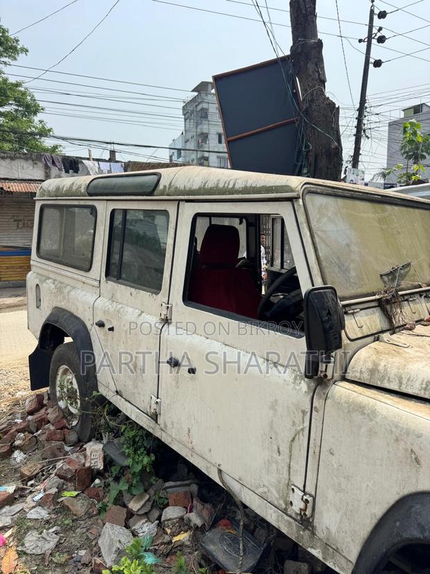 Land Rover Defender 1996 White