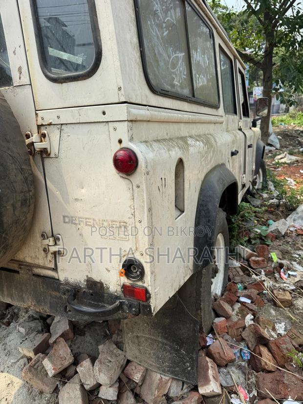 Land Rover Defender 1996 White