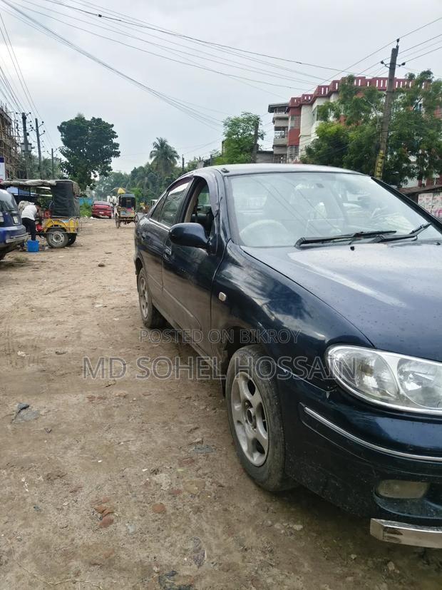 Nissan Sunny 2002 Blue