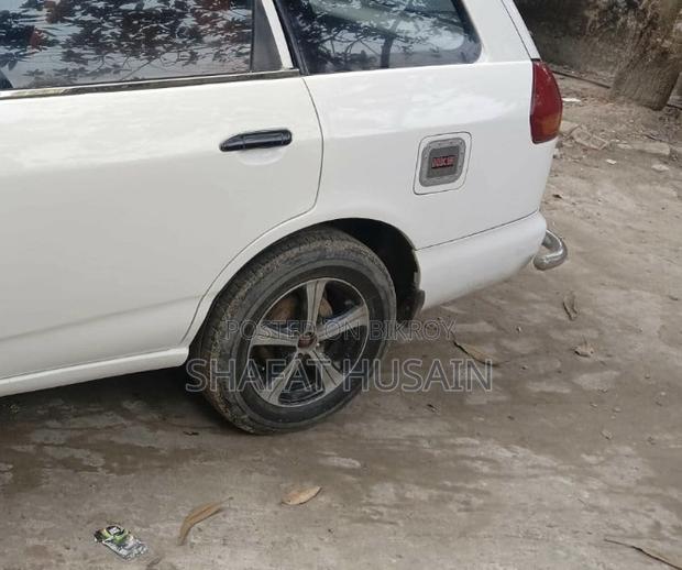 Nissan Advan 2003 White