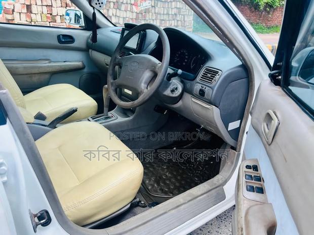 Toyota Corolla 2000 White