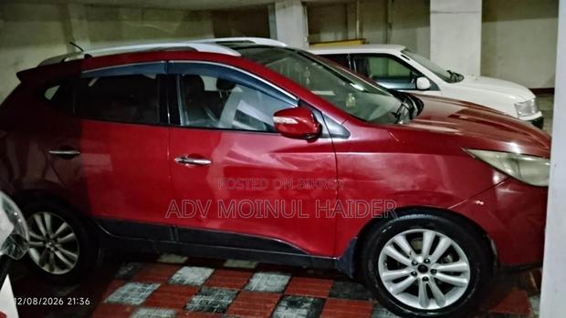 Hyundai Tucson 2011 Red