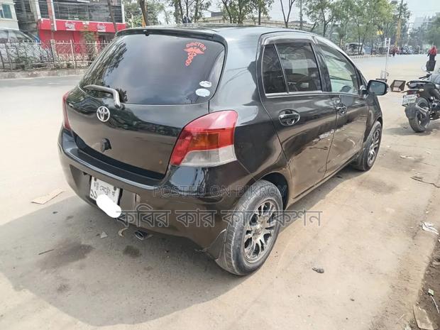 Toyota Vitz 2010 Black