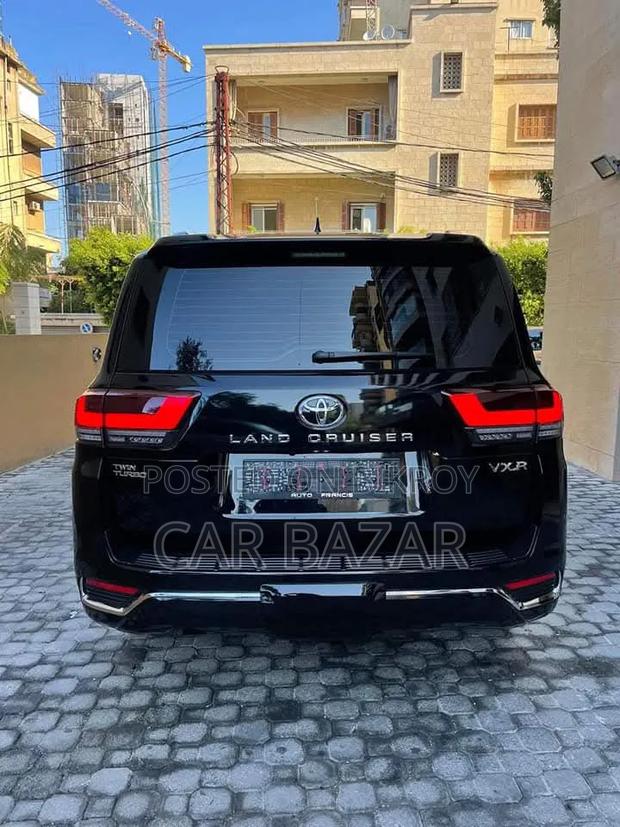 Toyota Land Cruiser LC300 2022 Black
