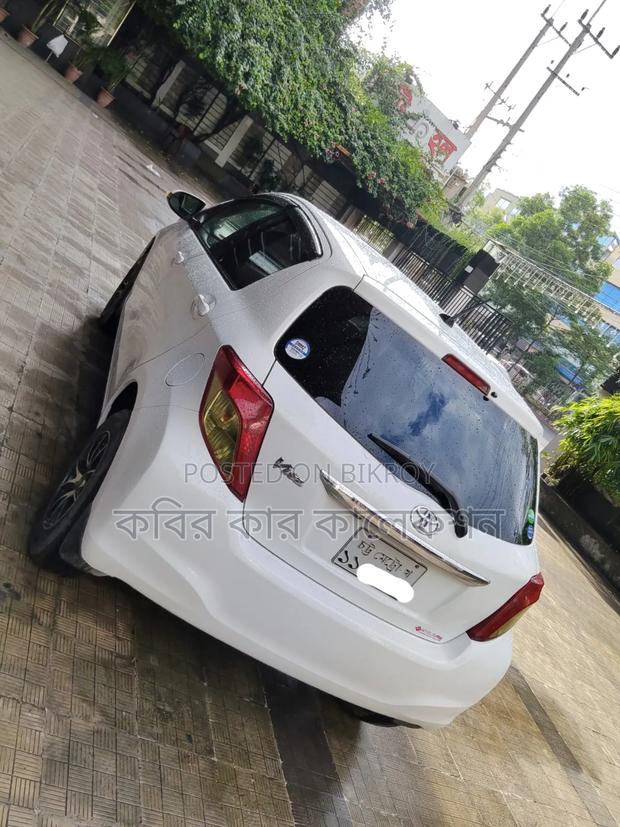 Toyota Vitz 2012 White