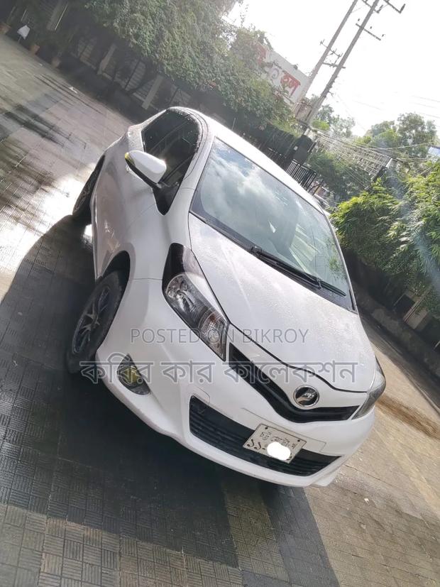 Toyota Vitz 2012 White