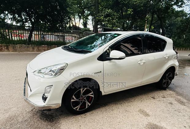 Toyota Aqua 2016 White