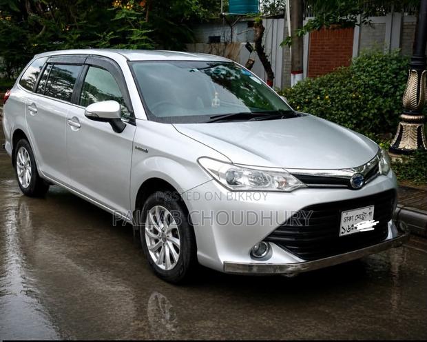 Toyota Corolla Fielder 1.5 Hybrid FWD 2017 Silver