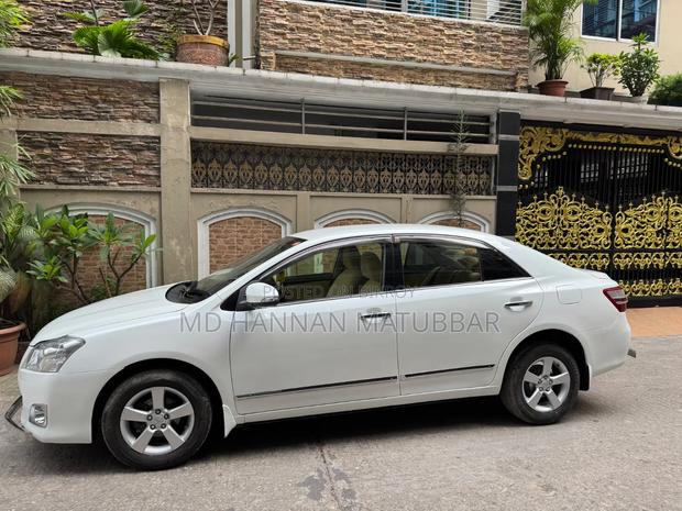 Toyota Premio 2013 Pearl