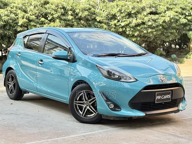 Toyota Aqua 2017 Blue