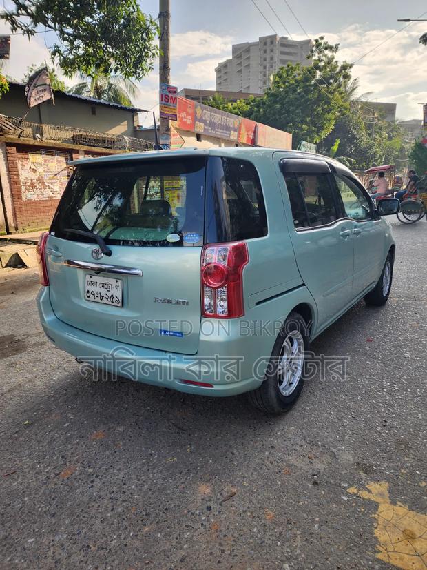Toyota Raum 2009 Silver