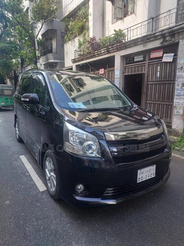 Toyota Noah 2009 Black