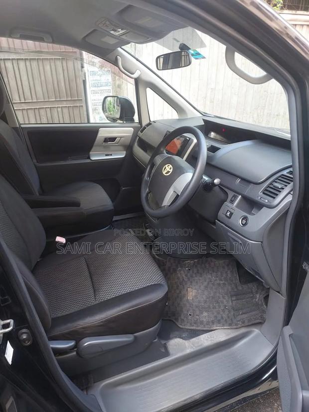 Toyota Noah 2009 Black