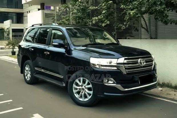Toyota Land Cruiser 4.5 V8 VXR 2017 Blue