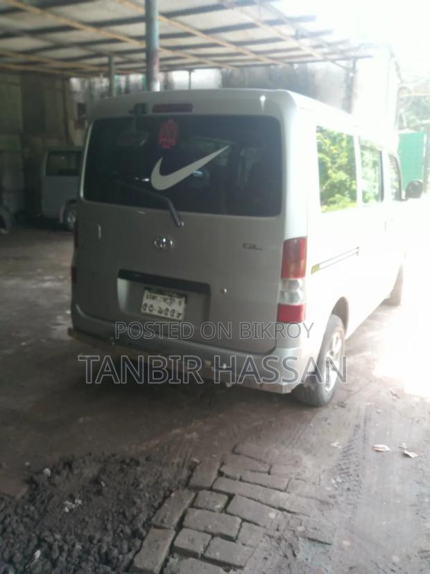 Toyota Noah 2010 Silver