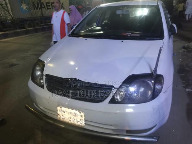 Toyota Corolla 2001 White