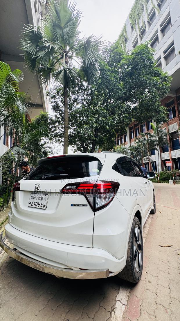 Honda Vezel 1.5 Hybrid 2WD 2015 Pearl