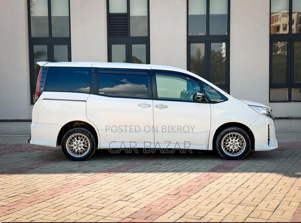 Toyota Noah 1.8 FWD Hybrid (7 Seater) 2021 Pearl