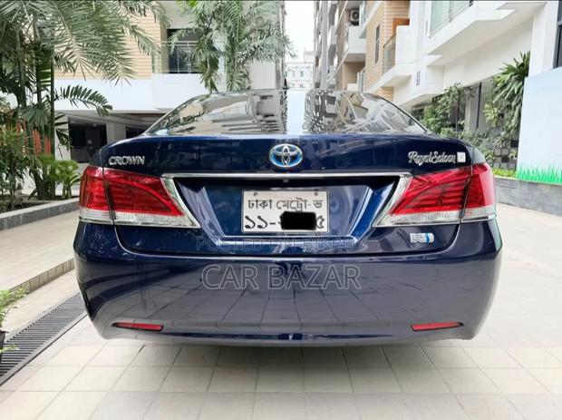 Toyota Crown 2016 Blue