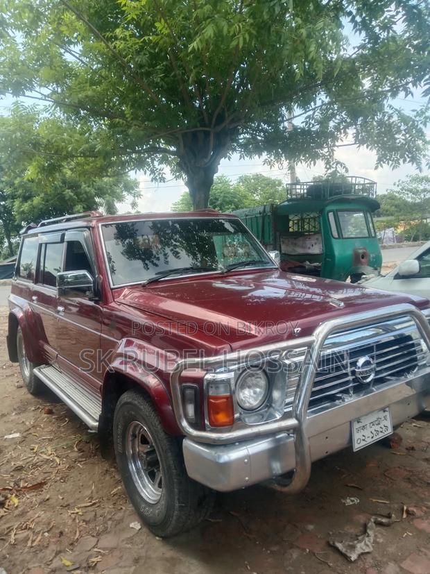 Nissan Patrol 1992 Red