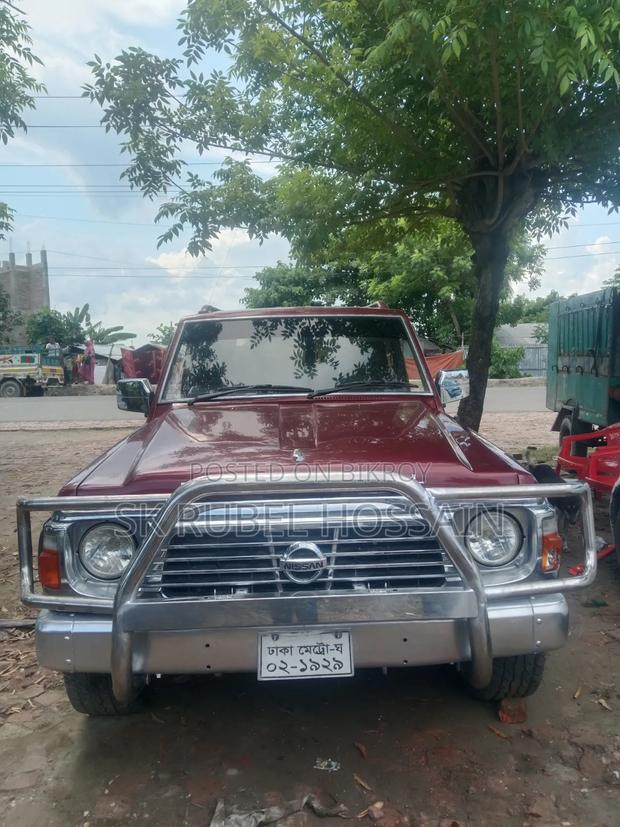 Nissan Patrol 1992 Red