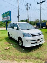Toyota Noah 2006 Pearl for sale