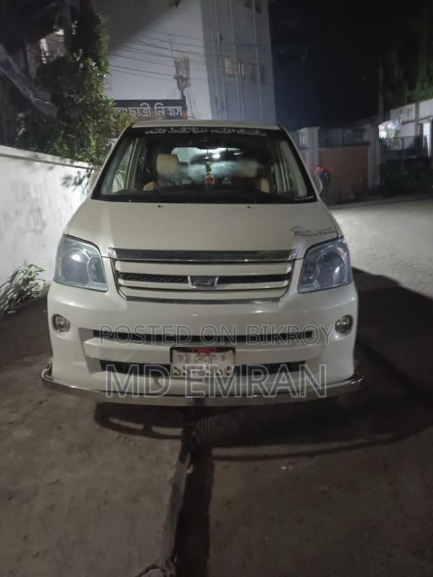 Toyota Noah 2006 Pearl