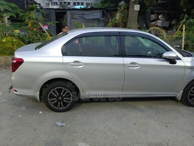 Toyota Axio 2016 Silver