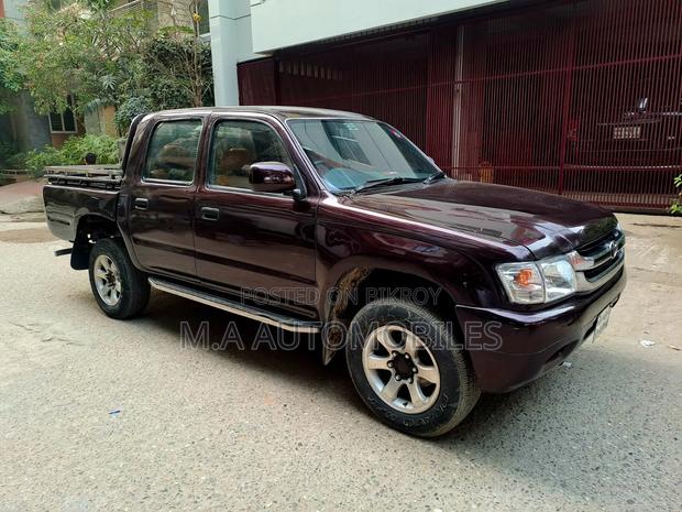 Toyota Hilux 2004