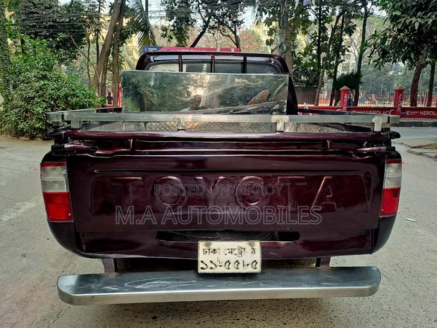 Toyota Hilux 2004
