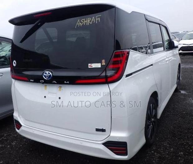 Toyota Noah 2022 Pearl