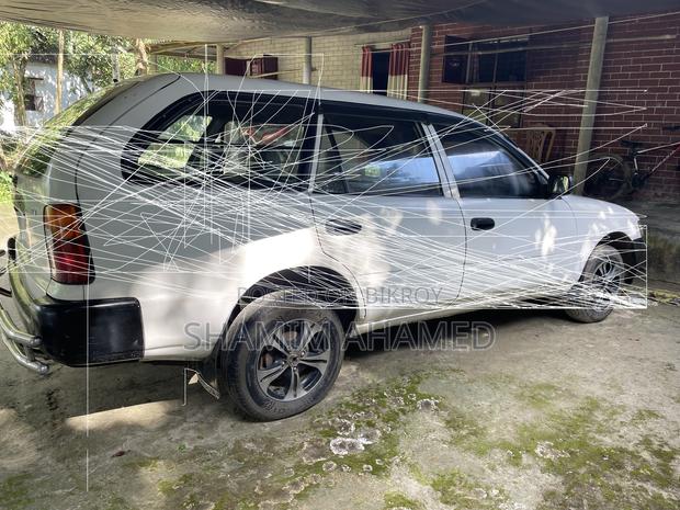Toyota Corolla 1999 White
