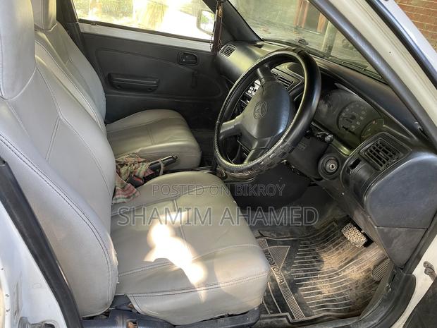 Toyota Corolla 1999 White
