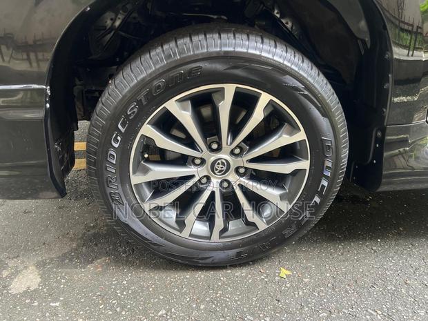 Toyota Land Cruiser Prado 2019 Black