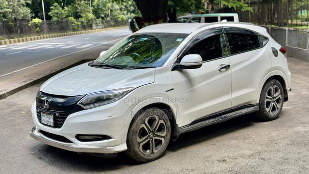 Honda Vezel 1.5 Hybrid 2WD 2014 Pearl