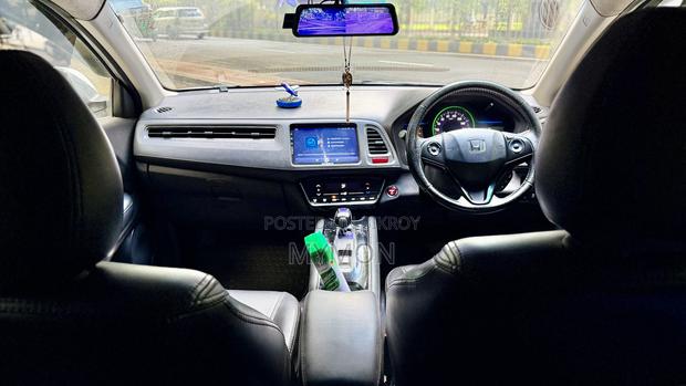 Honda Vezel 1.5 Hybrid 2WD 2014 Pearl
